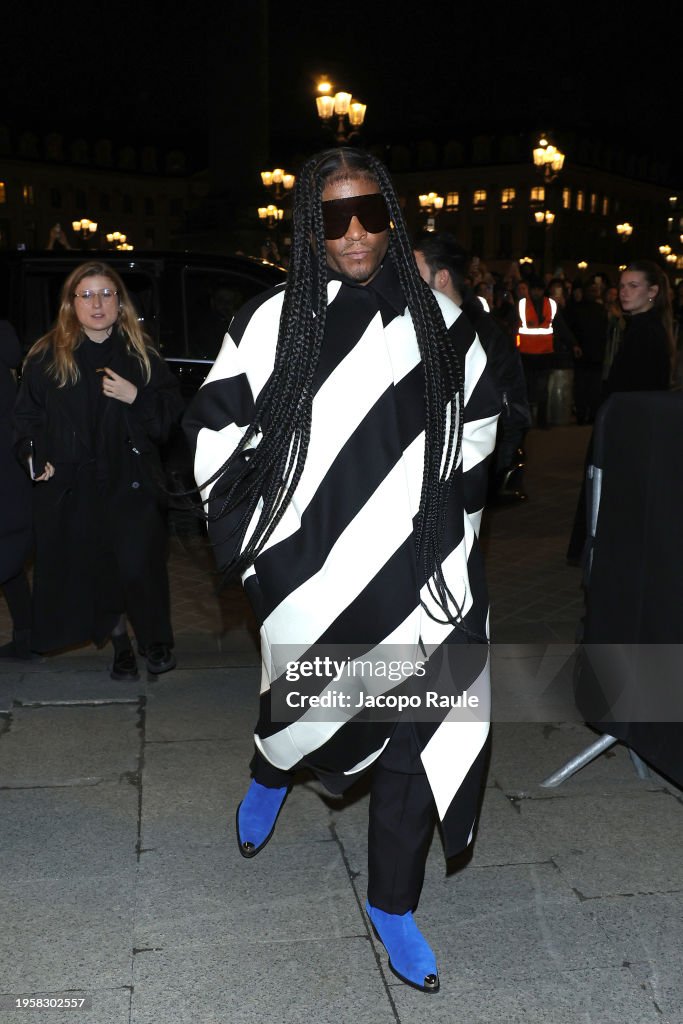 Valentino : Outside Arrivals - Paris Fashion Week - Haute Couture Spring/Summer 2024