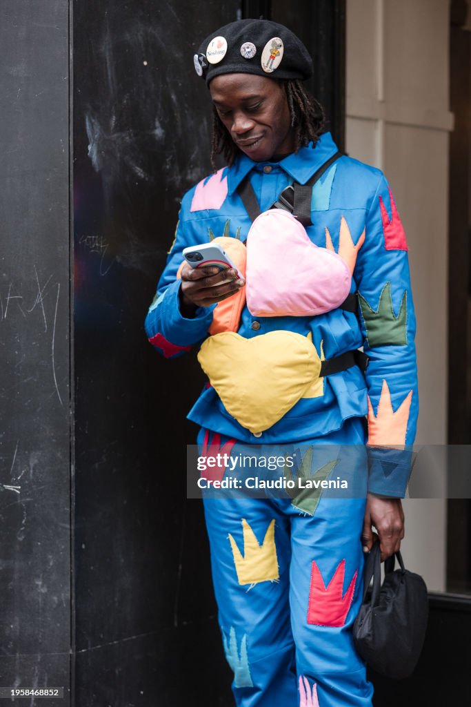 Street Style - Paris Fashion Week - Haute Couture Spring/Summer 2024 - Day Two