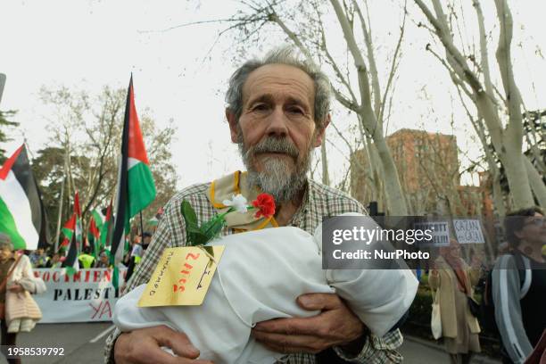 People are demonstrating in support of those from Gaza in the Palestinian territories in Madrid, Spain, on January 27, 2024.