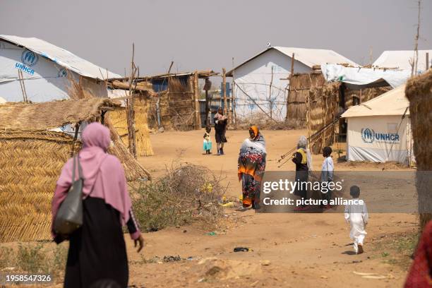 January 2024, South Sudan, Juba: Refugee women walk in the Gorom refugee settlement during Foreign Minister Baerbock's visit. Photo: Michael...