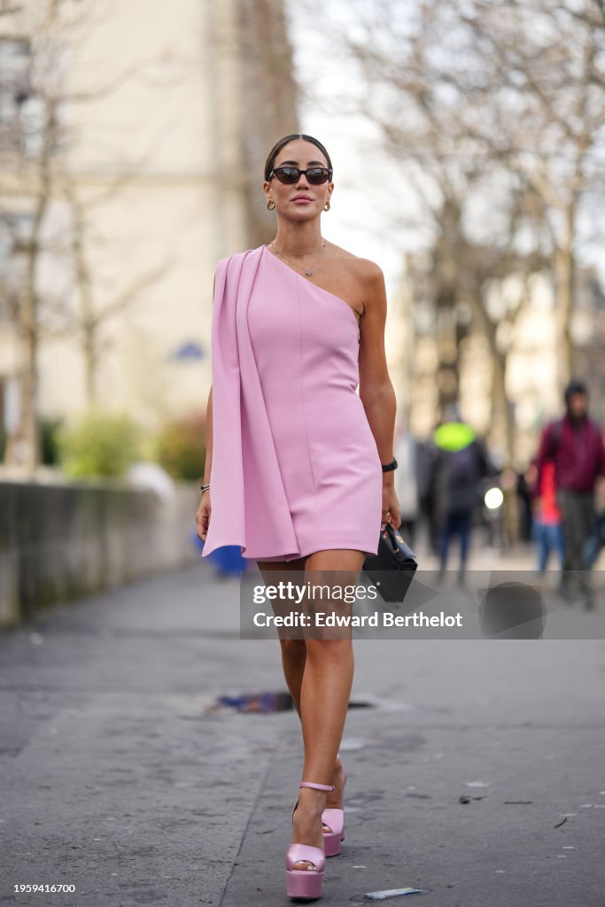 Street Style - Paris Fashion Week - Haute Couture Spring/Summer 2024 - Day Three
