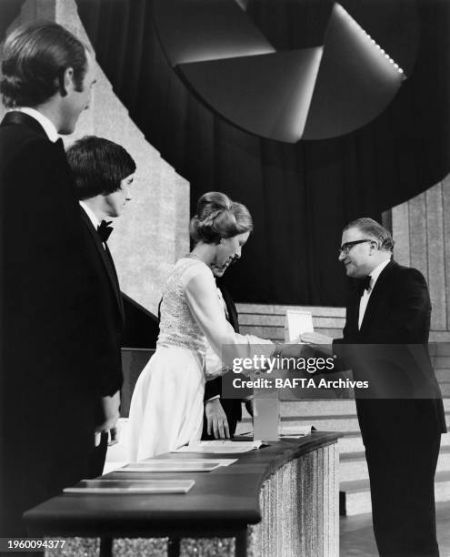 82 Ian Keith Actor Stock Photos, High-Res Pictures, and Images - Getty ...