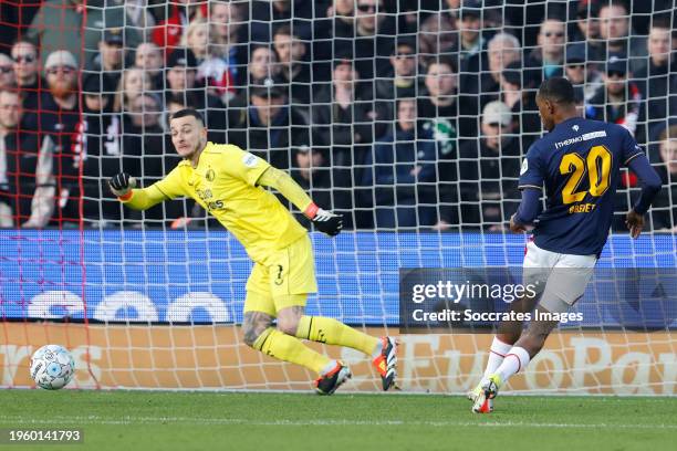 Justin Bijlow of Feyenoord, Joshua Brenet of FC Twente during the Dutch Eredivisie match between Feyenoord v Fc Twente at the Stadium Feijenoord on...