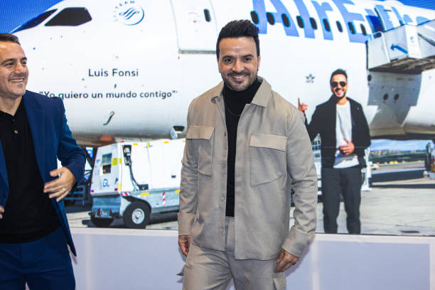 ESP: Air Europa's Plane Is Named After Luis Fonsi At FITUR Tourism Fair 2024