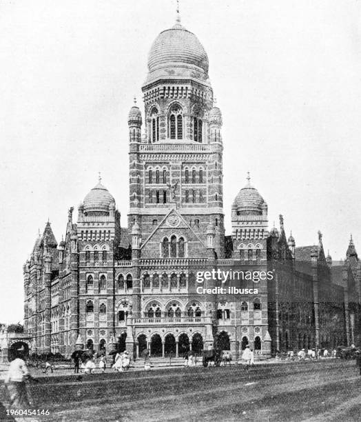 illustrazioni stock, clip art, cartoni animati e icone di tendenza di persone e punti d'interesse dell'india nel 1895: edificio municipale, bombay - luogo dinteresse locale