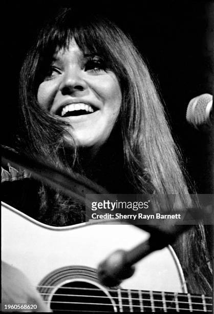 Singer and songwriter Melanie performs at Carnegie Hall on June 13, 1970 in New York City, New York.