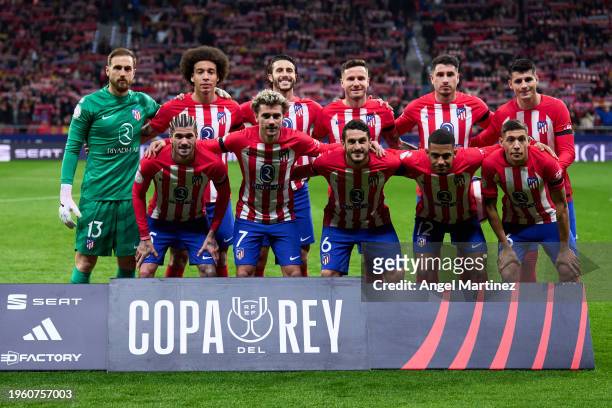 Players of Atletico de Madrid pose for a team photo prior to the Copa del Rey Quarter Final match between Atletico de Madrid and Sevilla FC at...