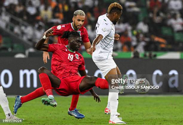Equatorial Guinea's forward Luis Nlavo kicks the ball during the Africa Cup of Nations 2024 round of 16 football match between Equatorial Guinea and...