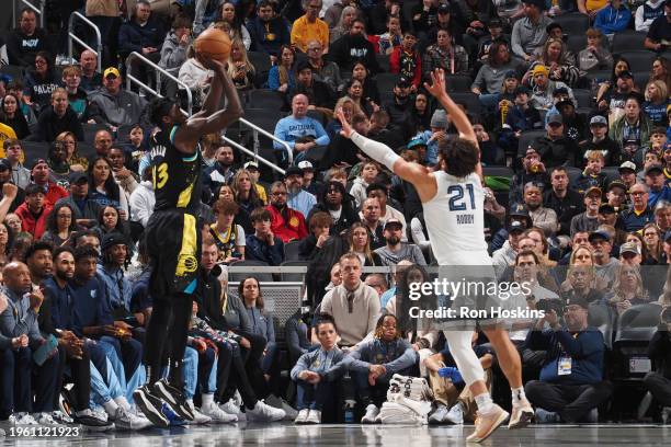 Jordan Nwora of the Indiana Pacers shoots the ball during the game against the Memphis Grizzlies on January 28, 2024 at Gainbridge Fieldhouse in...