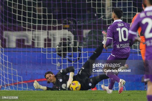 Nicolás Iván González of ACF Fiorentina missed against penalty during the Serie A TIM match between ACF Fiorentina and FC Internazionale - Serie A...