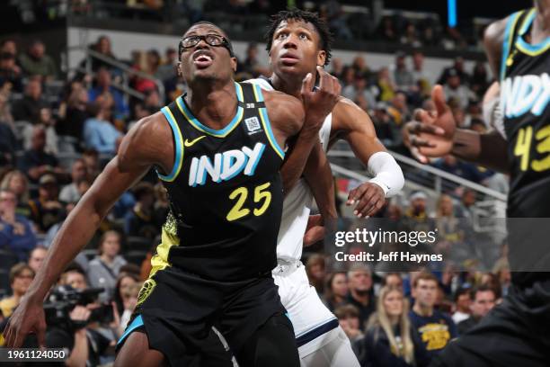 Jalen Smith of the Indiana Pacers boxes out during the game against the Memphis Grizzlies on January 28, 2024 at Gainbridge Fieldhouse in...