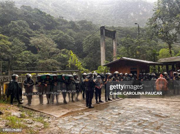Peruvian Riot Armor 200 Machu Picchu Pueblo Stock Photos, High-Res Pictures, and Images ...
