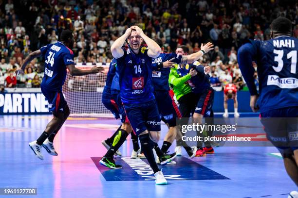 January 2024, North Rhine-Westphalia, Cologne: Handball: European Championship, France - Denmark, final round, final round, final, Lanxess Arena....