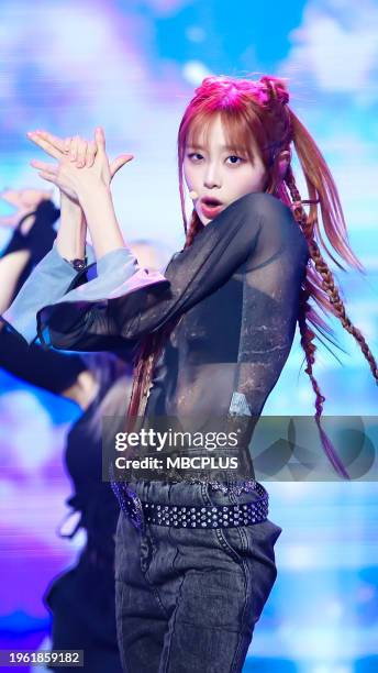 Chu Singer 72 Chuu (Singer) Stock Photos, High-Res Pictures, and Images - Getty Images