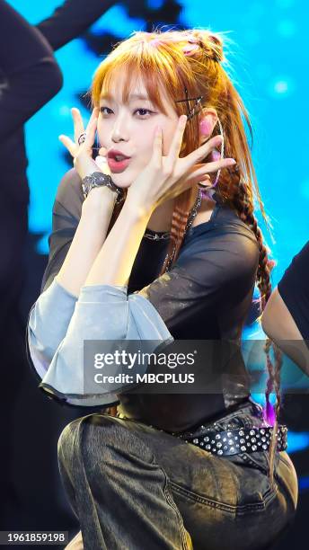 Chu Singer 72 Chuu (Singer) Stock Photos, High-Res Pictures, and Images - Getty Images
