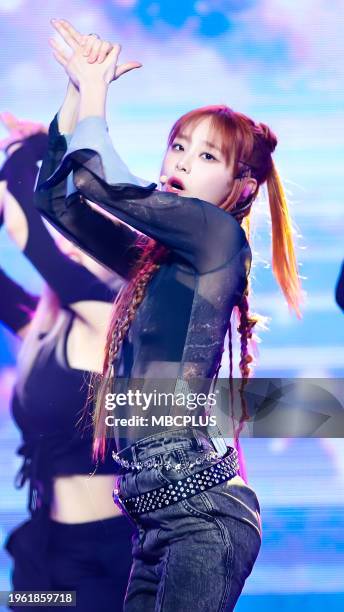 Chu Singer 72 Chuu (Singer) Stock Photos, High-Res Pictures, and Images - Getty Images