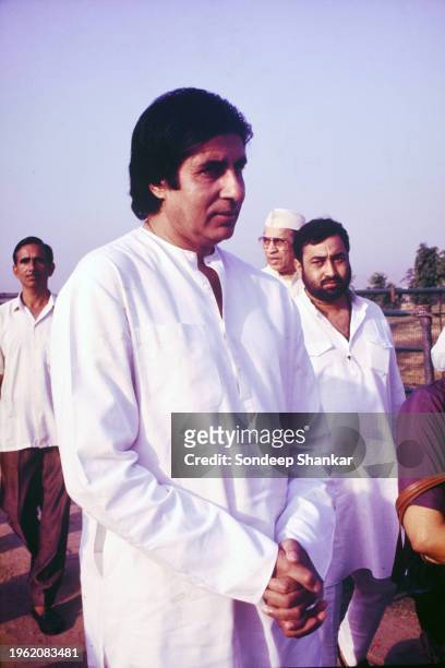 Bollywood superstar Amitabh Bachchan at a rememberance meeting of former Indian Prime Minister Rajiv Gandhi in New Delhi on May 21, 1993.