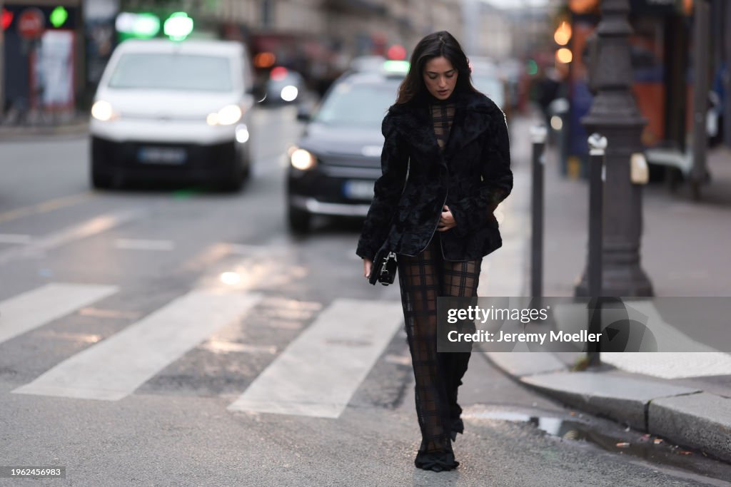 Street Style - Paris Fashion Week - Haute Couture Spring/Summer 2024 - Day Four