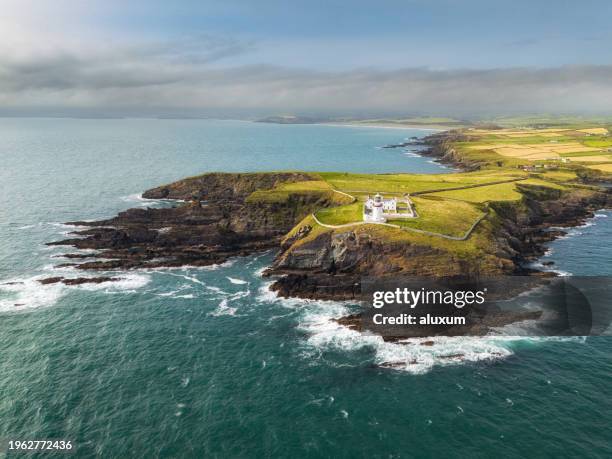 gallery head lighthouse ireland - ireland imagens e fotografias de stock