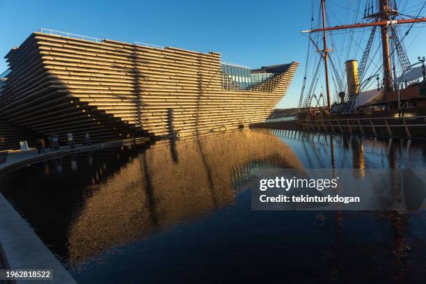 moderno edificio v & a sulla costa di dundee scozia inghilterra regno unito - victoria and albert museum foto e immagini stock