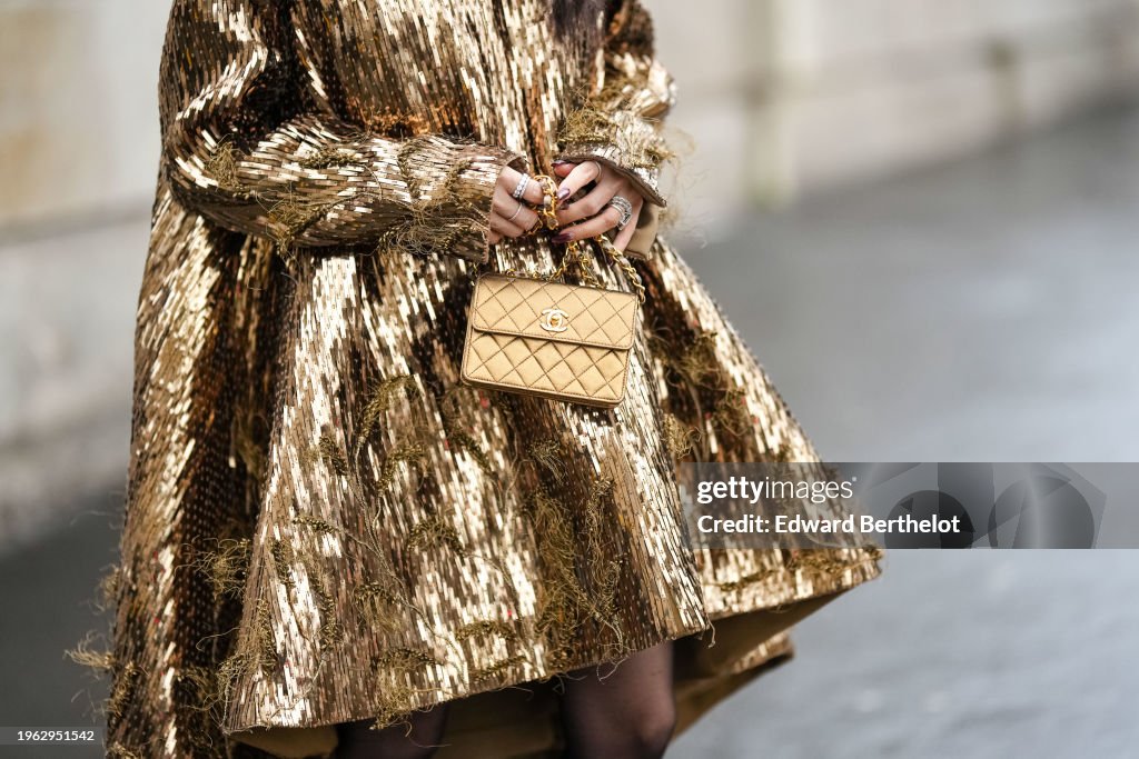 Street Style - Paris Fashion Week - Haute Couture Spring/Summer 2024 - Day Four