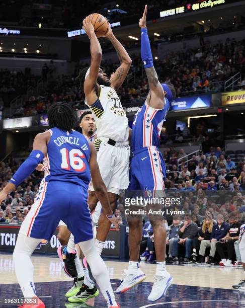 Isaiah Jackson of the Indiana Pacers shoots the ball against the Philadelphia 76ers during the second half of the game at Gainbridge Fieldhouse on...