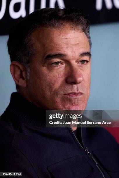 Head coach Luis Garcia Plaza of Deportivo Alaves looks on prior to the Copa Del Rey Round of 16 match between Athletic Club and Deportivo Alaves at...