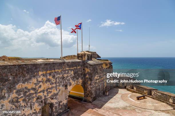 castillo san felipe del morro (san juan, puerto rico) - fort san felipe stock pictures, royalty-free photos & images