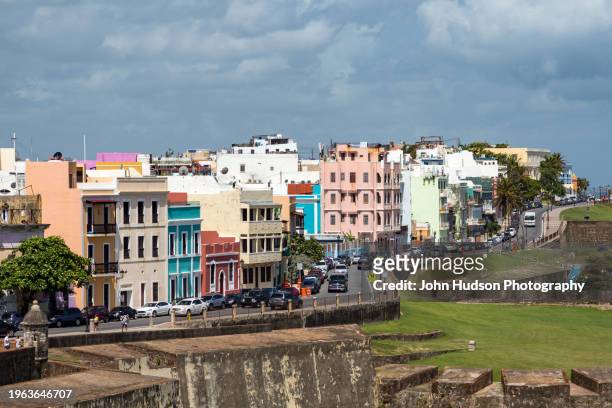 streets and buildings of old san juan, puerto rico - old san juan wall stock pictures, royalty-free photos & images