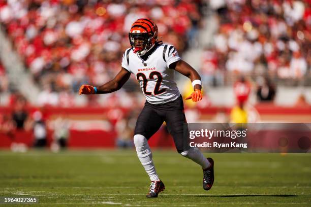 Chidobe Awuzie of the Cincinnati Bengals defends in coverage during an NFL football game against the San Francisco 49ers at Levi's Stadium on October...