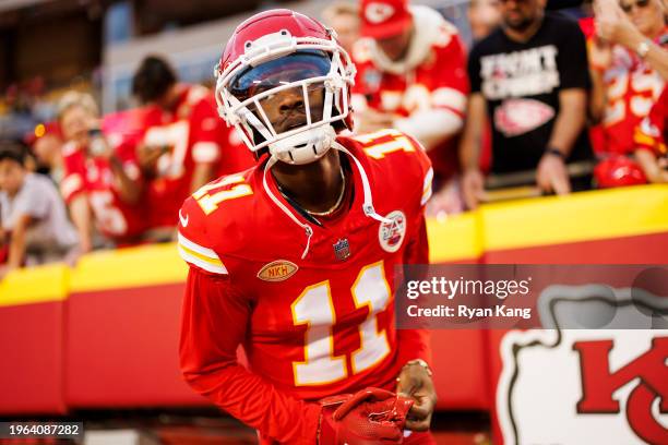 Marquez Valdes-Scantling of the Kansas City Chiefs runs onto the field during pregame warmups prior to an NFL football game against the Denver...