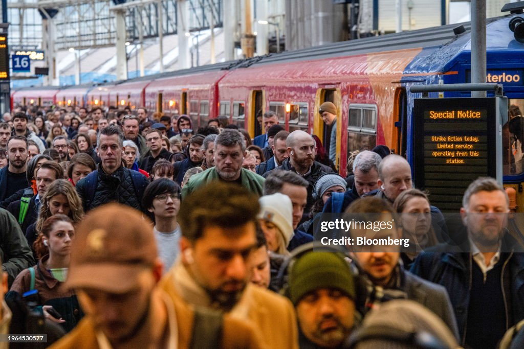 UK Train Drivers Strike Over Pay