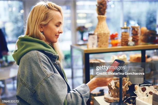 mobile payment - public phone charging stock pictures, royalty-free photos & images