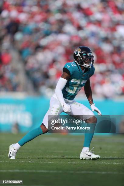 Tyson Campbell of the Jacksonville Jaguars in coverage during a game against the San Francisco 49ers at TIAA Bank Field on November 21, 2021 in...