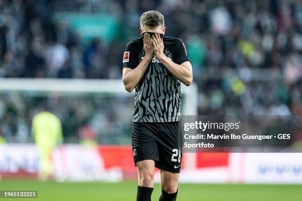 Matthias Ginter of Freiburg looks dejected during the Bundesliga match between SV Werder Bremen and Sport-Club Freiburg at Wohninvest Weserstadion on...