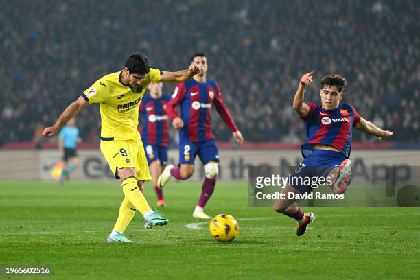 Goncalo Guedes of Villarreal CF scores his team's third goal during the LaLiga EA Sports match between FC Barcelona and Villarreal CF at Estadi...