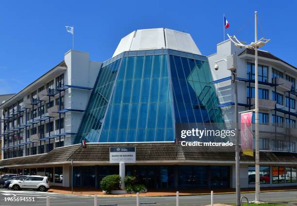 ayuntamiento de numea - ferry building, grande terre, nueva caledonia - grande terre nueva caledonia fotografías e imágenes de stock