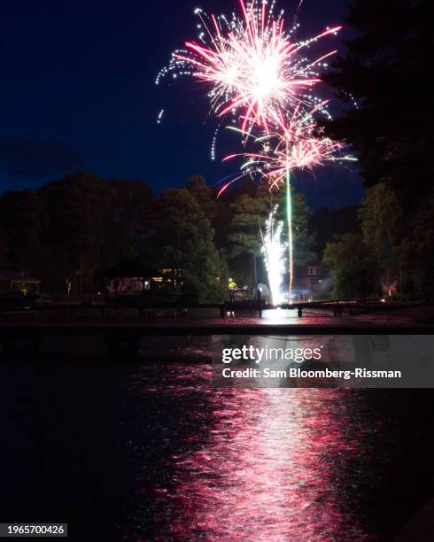 july 4th fireworks - festival pier stock pictures, royalty-free photos & images