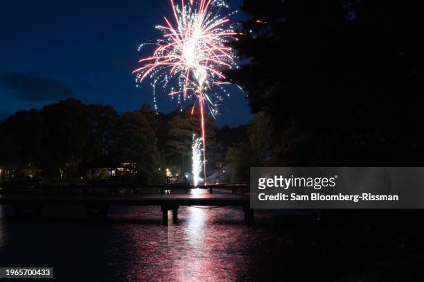 july 4th fireworks - festival pier stock pictures, royalty-free photos & images