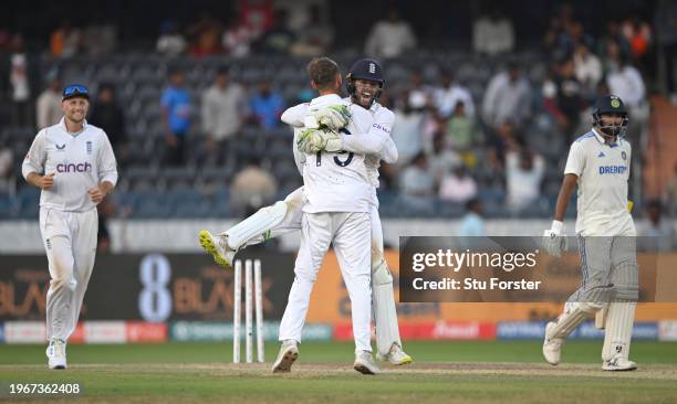 England wicketkeeper Ben Foakes celebrates with Tom Hartley after taking the final wicket of Mohammed Siraj during day four of the 1st Test Match...