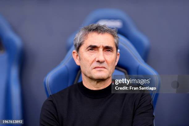 Ernesto Valverde, Head Coach of Athletic Club, looks on prior to the LaLiga EA Sports match between Cadiz CF and Athletic Bilbao at Estadio Nuevo...