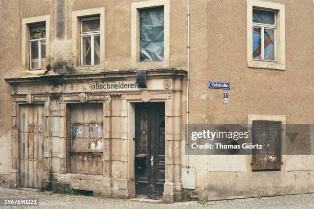 an abandoned old house in the eastern german province - saxony stock pictures, royalty-free photos & images