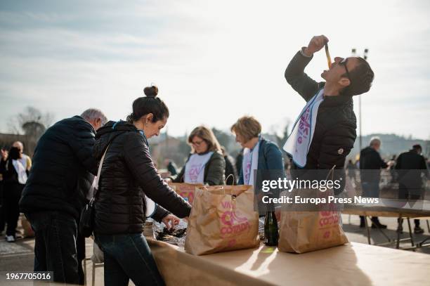 People eat calçots, on January 28 in Valls, Tarragona, Catalonia, Spain. The last Sunday of January is celebrated in Valls the Great Feast of the...