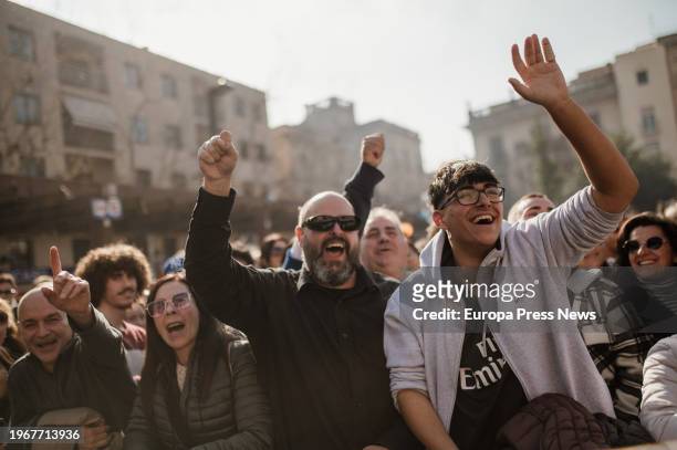 Several people watch a calçots eating contest, on 28 January, 2024 in Valls, Tarragona, Catalonia, Spain. On the last Sunday of January, the Gran...
