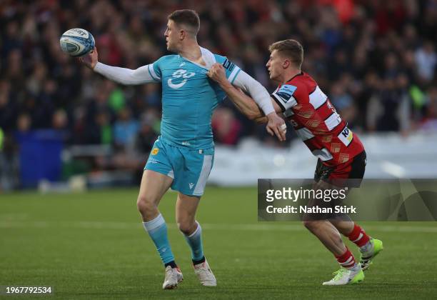 Sam James of Sale Sharks and Alex Hearle of Gloucester Rugby during the Gallagher Premiership Rugby match between Gloucester Rugby and Sale Sharks at...