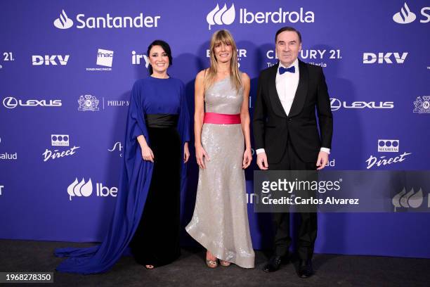 Pedro J. Ramirez , Cruz Sánchez de Lara and Begoña Gómez attend the photocall for the "Las Top 100 Mujeres Líderes" Gala at the Royal Theater on...