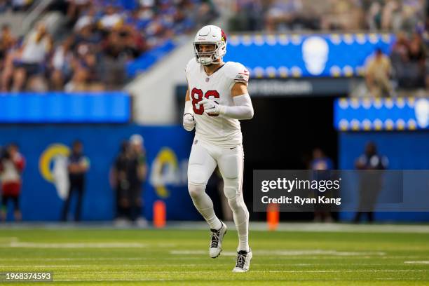 Zach Ertz of the Arizona Cardinals lines up to run a route during an NFL football game against the Los Angeles Rams at SoFi Stadium on October 15,...