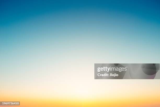 sky at sunrise - zonsopgang stockfoto's en -beelden