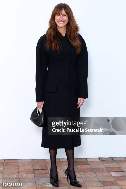 Julia Roberts attends the "Les Sculptures" Jacquemus' Fashion Show at Fondation Maeght on January 29, 2024 in Saint-Paul-De-Vence, France.