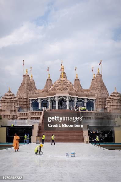 Baps Constuction Construction workers at the site of the BAPS Hindu Mandir temple in ...